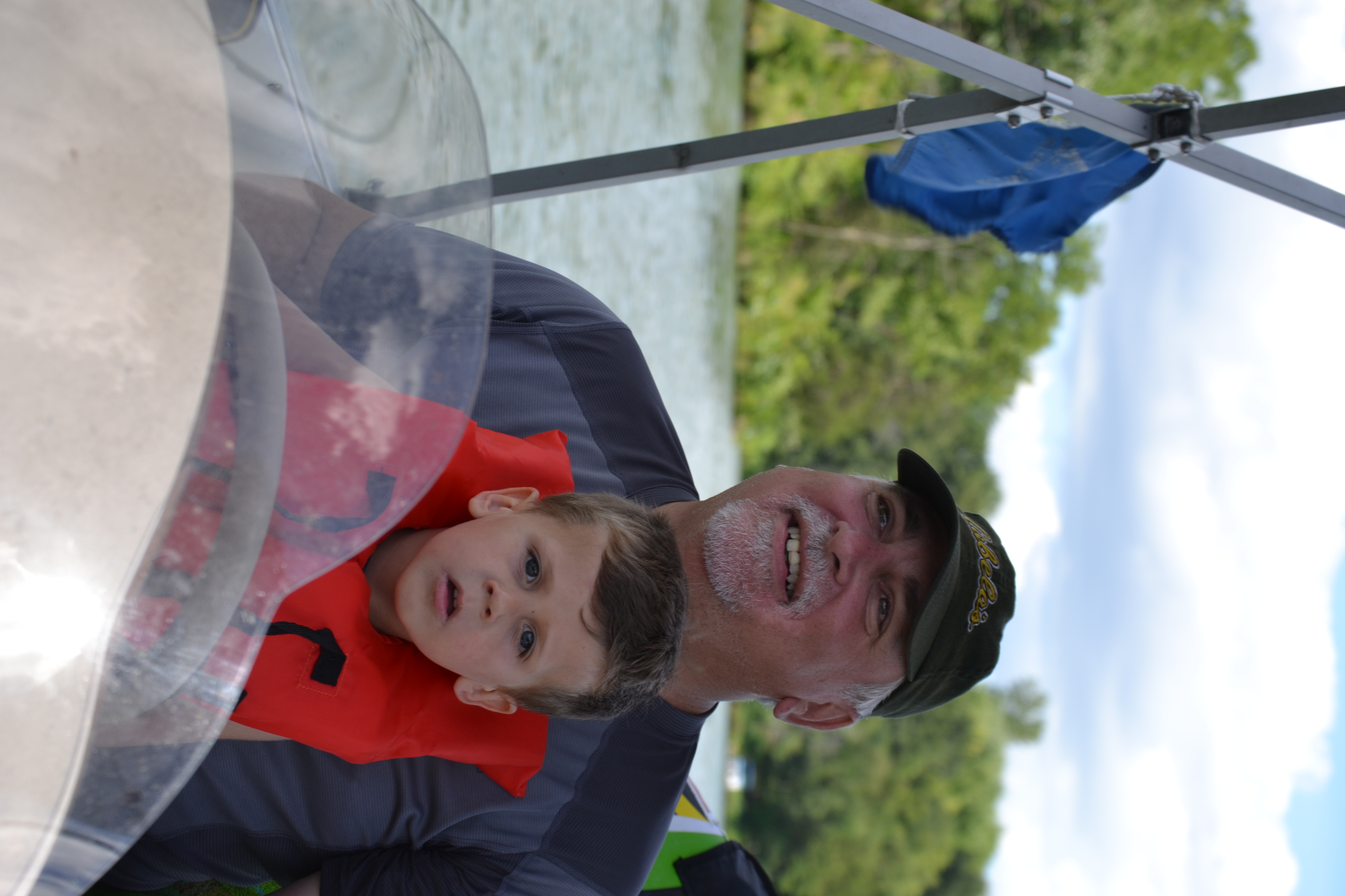 img/fun/Boating/Jonah_boating_DSC_0206.JPG
